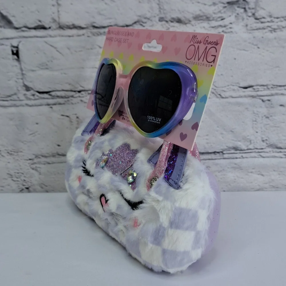 MISS GWEN'S 'OMG' HEART SUNGLASSES & FUZZY HARD CARRING CASE 'BOUGIE KITTY'
